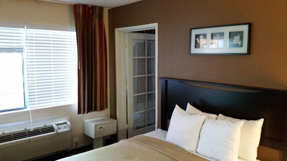 Stanford Inn & Suites Anaheim Zewnętrze zdjęcie