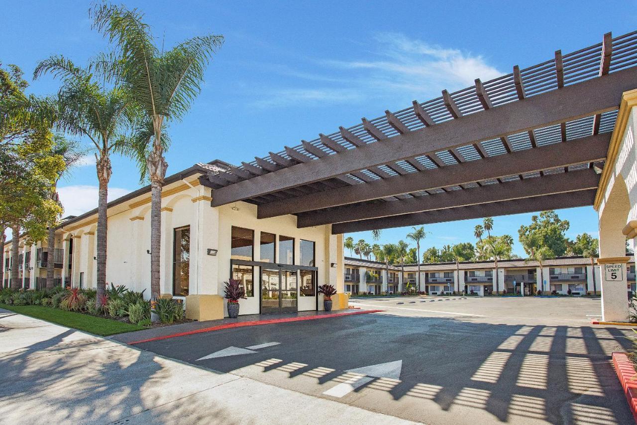 Stanford Inn & Suites Anaheim Zewnętrze zdjęcie