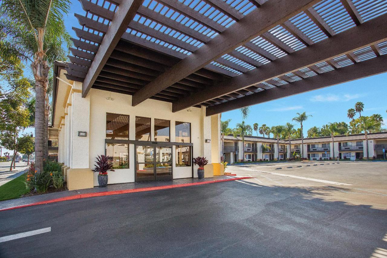 Stanford Inn & Suites Anaheim Zewnętrze zdjęcie