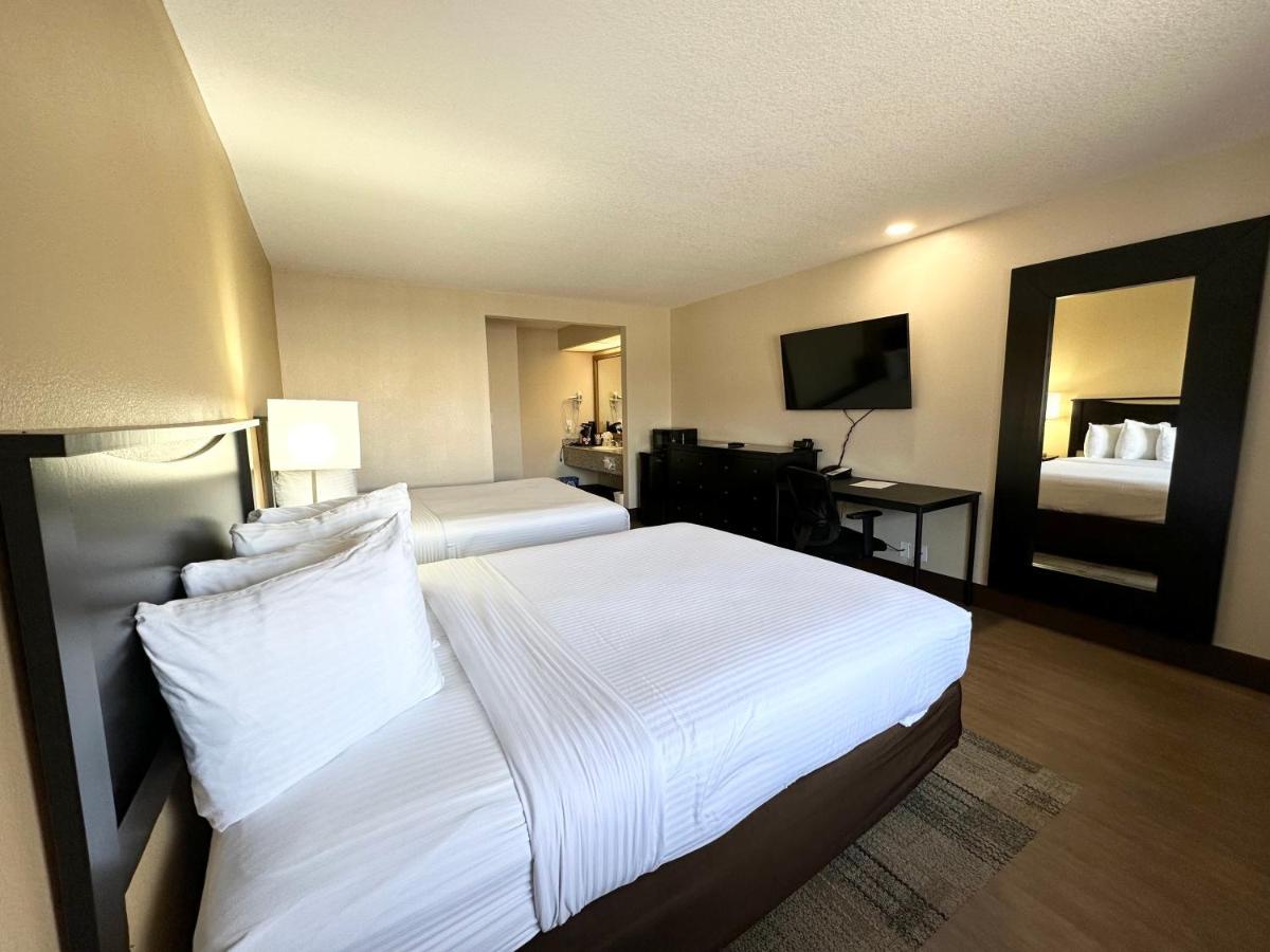Stanford Inn & Suites Anaheim Zewnętrze zdjęcie