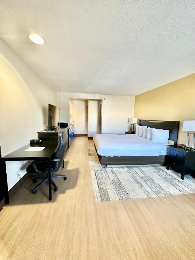 Stanford Inn & Suites Anaheim Zewnętrze zdjęcie