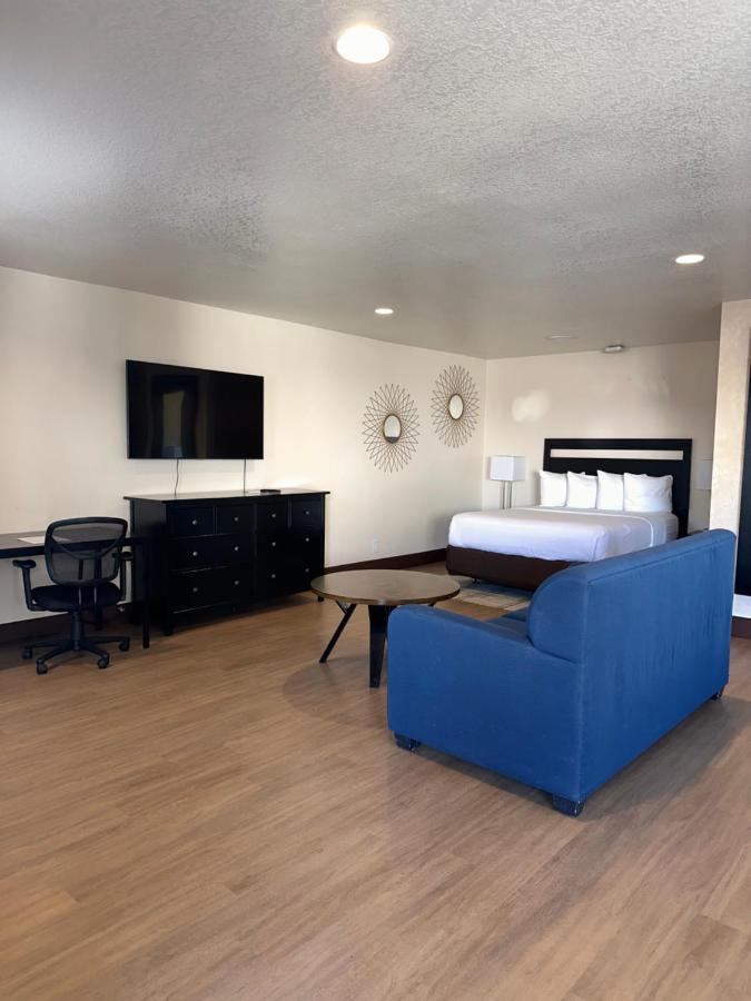 Stanford Inn & Suites Anaheim Zewnętrze zdjęcie