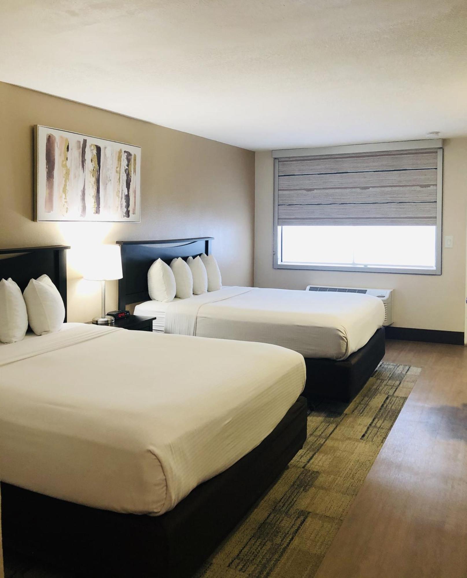Stanford Inn & Suites Anaheim Zewnętrze zdjęcie