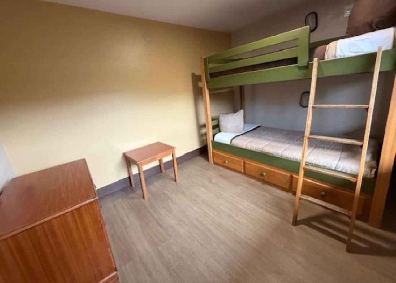 Stanford Inn & Suites Anaheim Zewnętrze zdjęcie