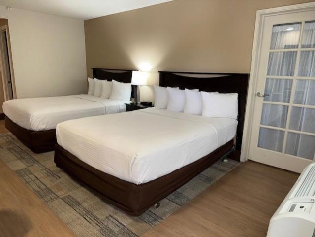 Stanford Inn & Suites Anaheim Zewnętrze zdjęcie