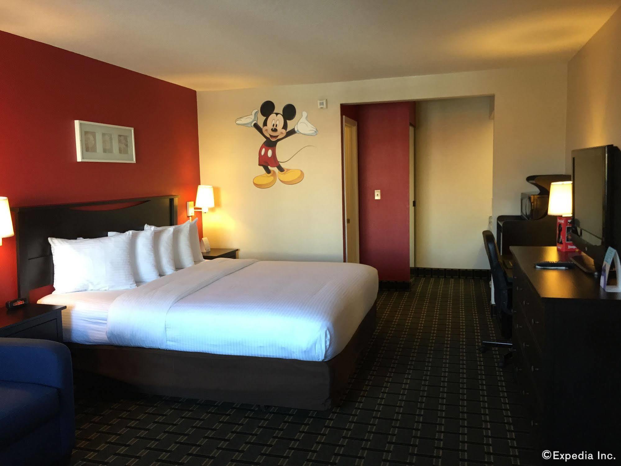 Stanford Inn & Suites Anaheim Zewnętrze zdjęcie