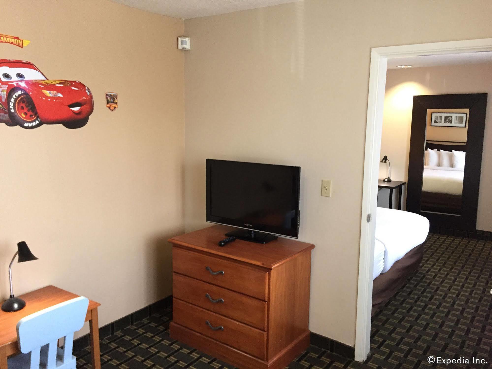 Stanford Inn & Suites Anaheim Zewnętrze zdjęcie
