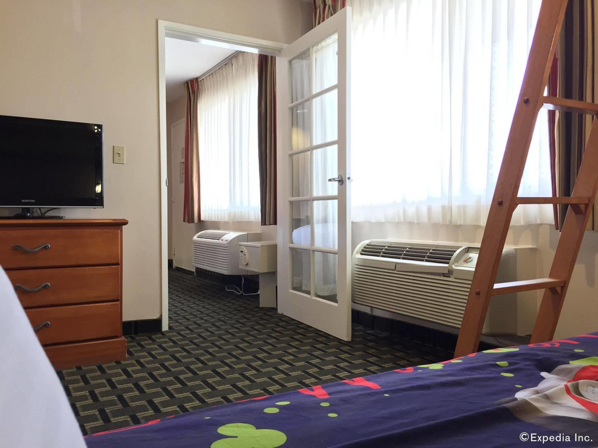 Stanford Inn & Suites Anaheim Zewnętrze zdjęcie
